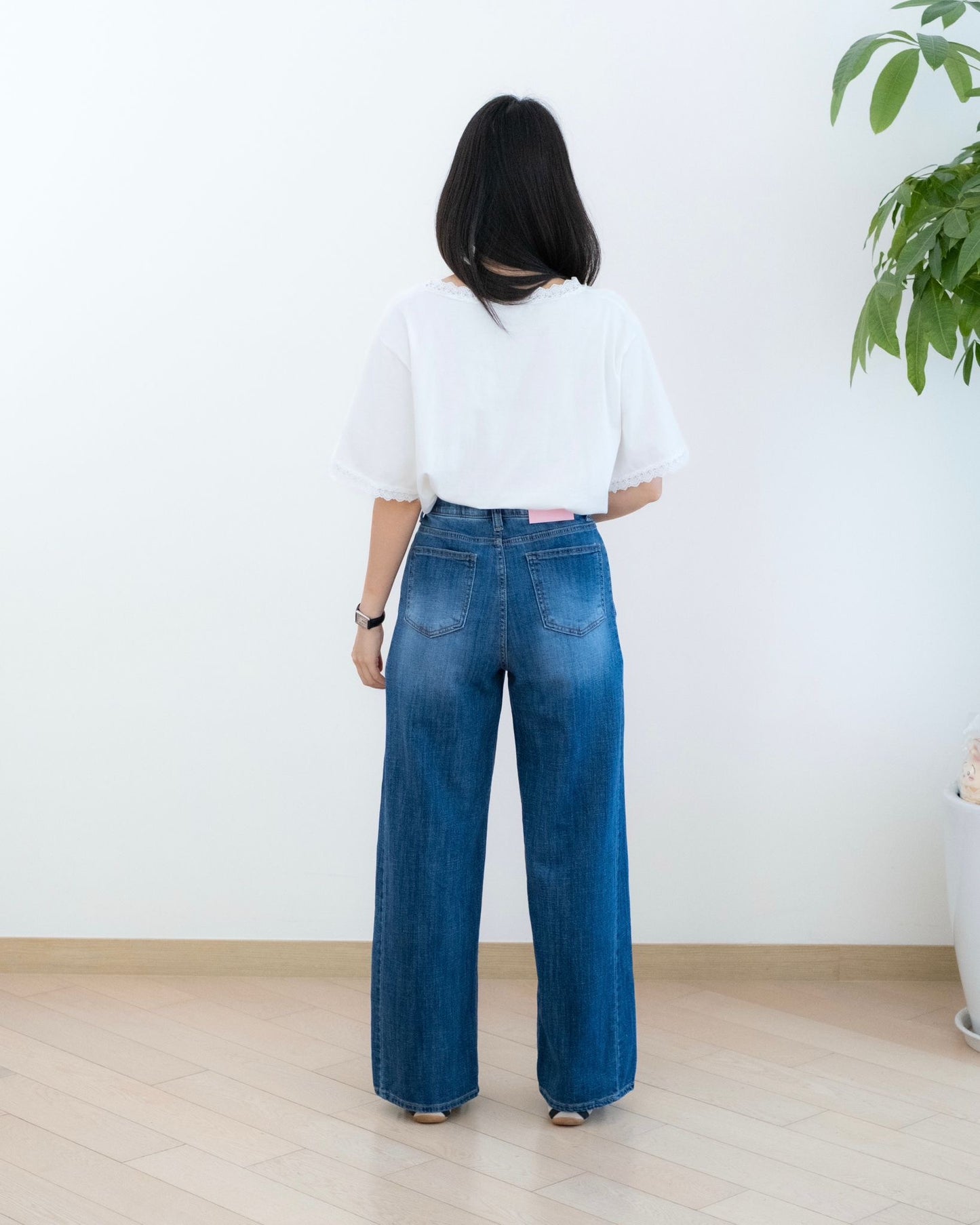 Vikini 洗水闊筒牛仔褲