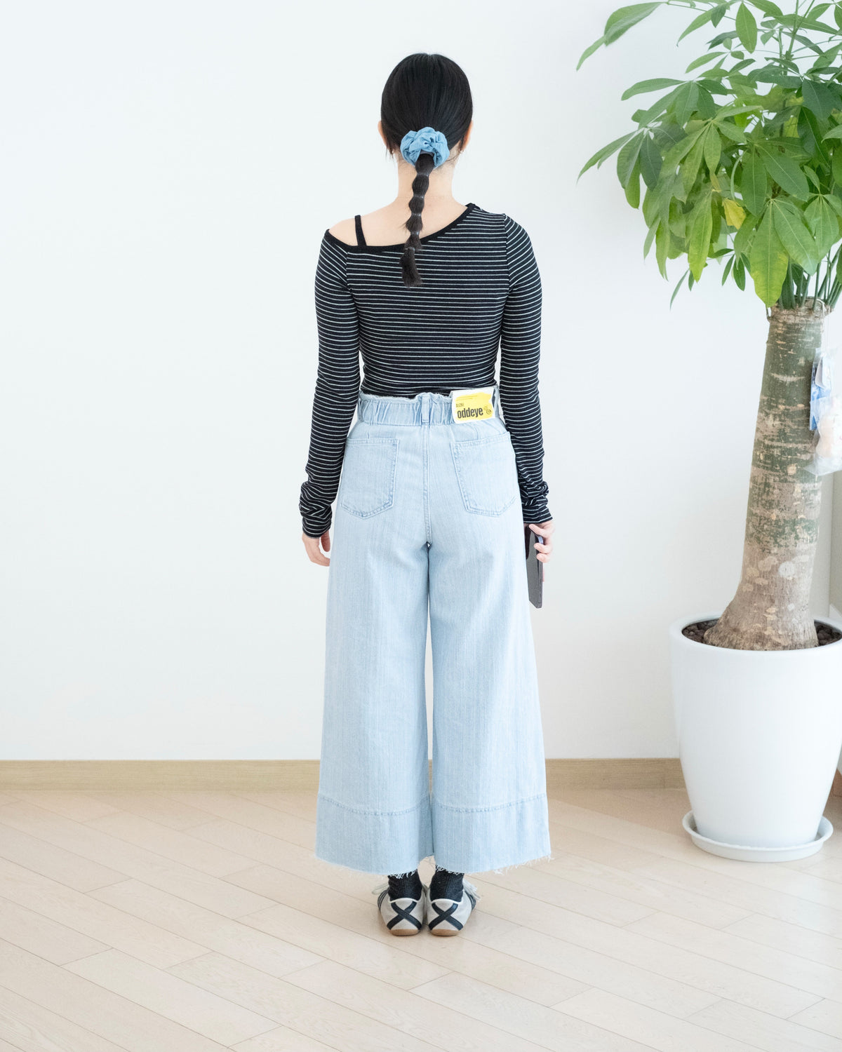 Odd Eye 高腰明線闊筒牛仔褲