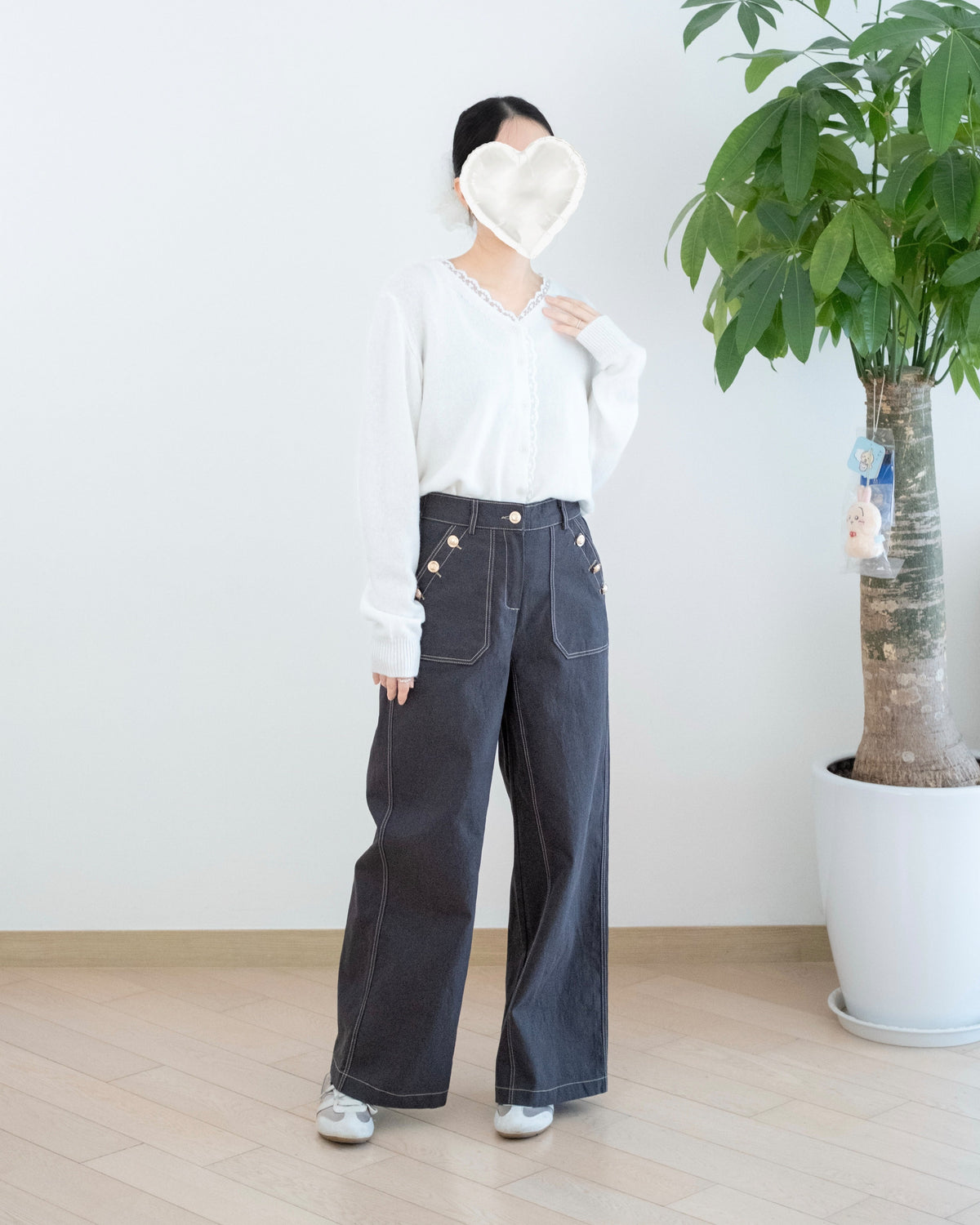 Moci 鈕扣側口袋闊筒扯布褲