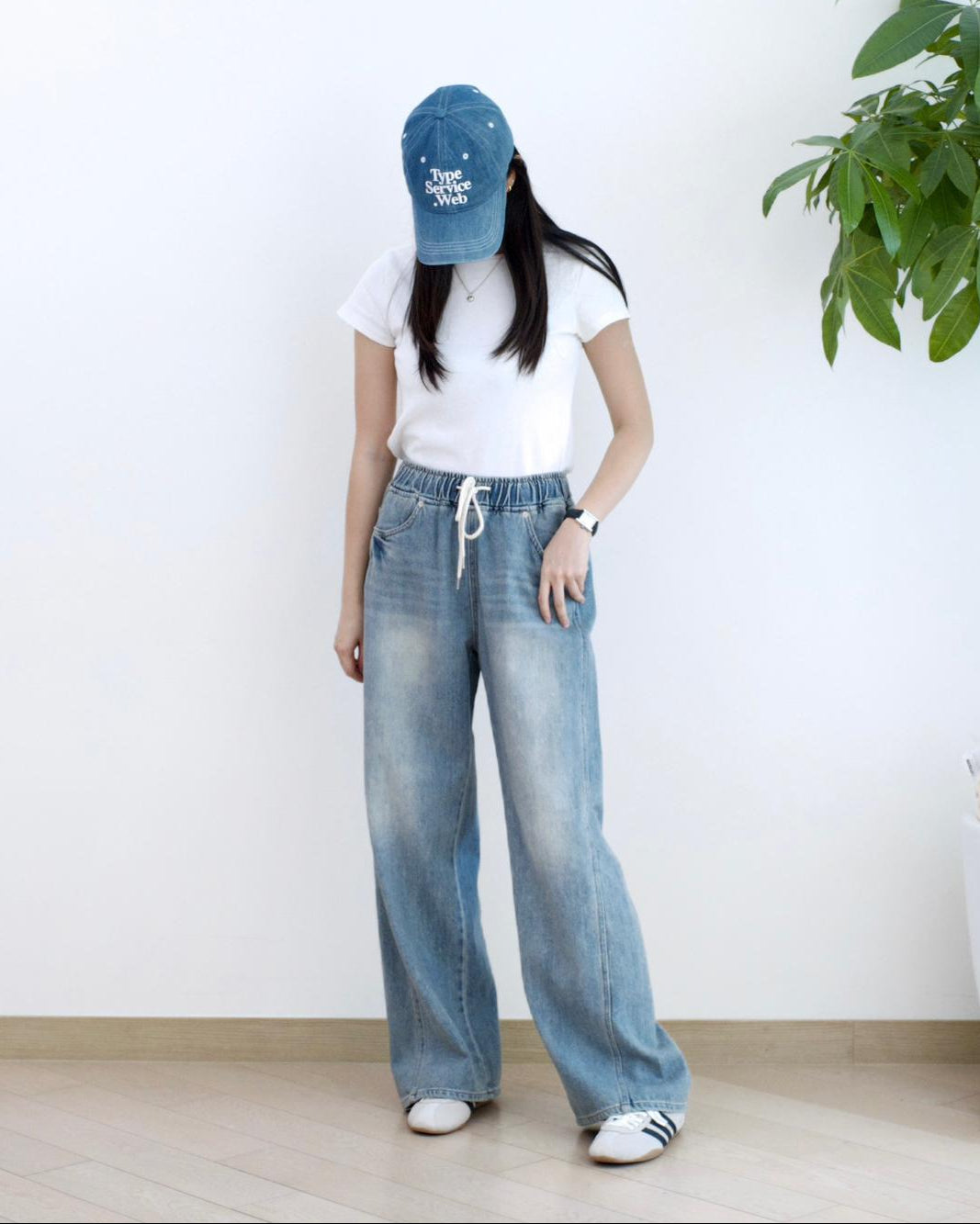 Vikini 全橡筋闊筒牛仔褲